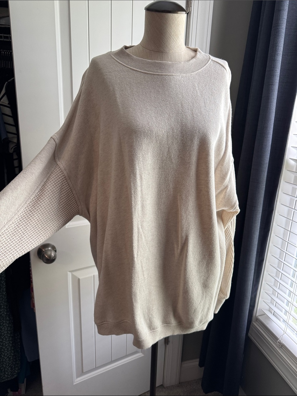 Aerie Cream Oversized Women's Sweater - Relaxed Crewneck